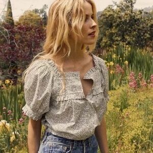 Dôen Farley Top in Rouge Cottage Ivy Floral